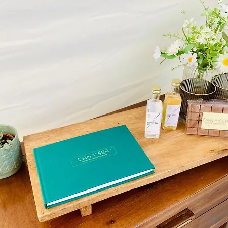 Luxury Stargazing Glamping - Seren Aur With Hot Tub Llanidloes Exterior photo