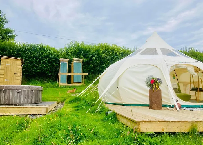 Luxury Stargazing Glamping - Seren Aur With Hot Tub