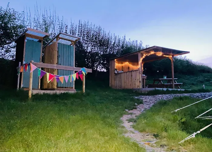 Luxury Stargazing Glamping - Seren Aur With Hot Tub