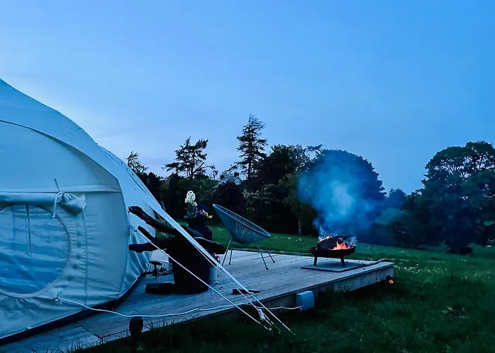 Luxury Stargazing Glamping - Seren Aur With Hot Tub