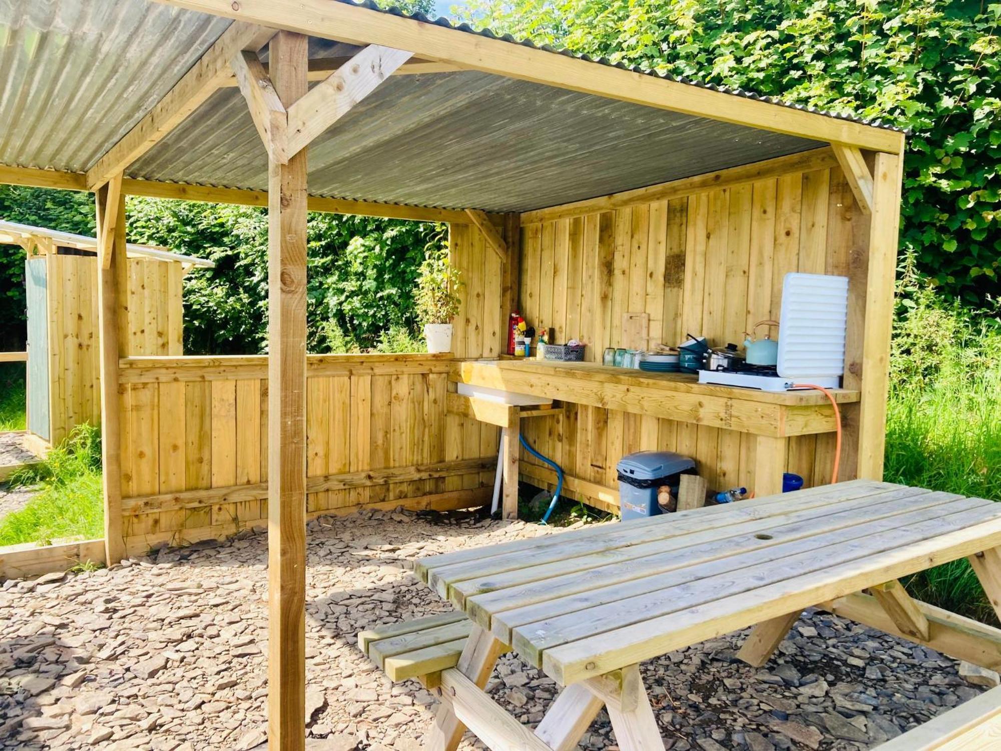 Luxury Stargazing Glamping - Seren Aur With Hot Tub Luxury tent