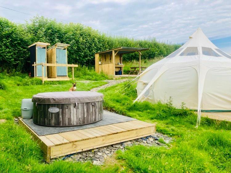 Luxury Stargazing Glamping - Seren Aur With Hot Tub