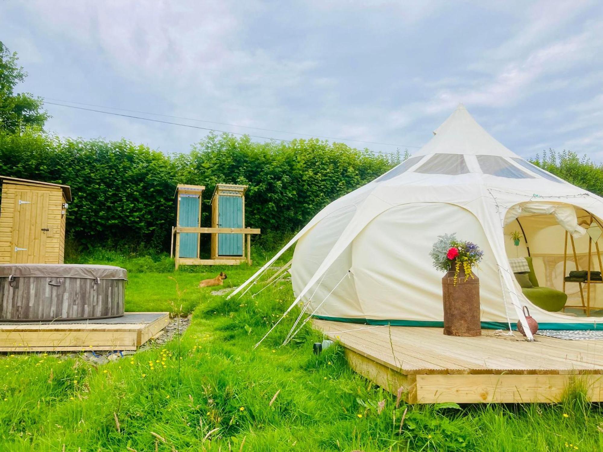 Luxury Stargazing Glamping - Seren Aur With Hot Tub * Llanidloes