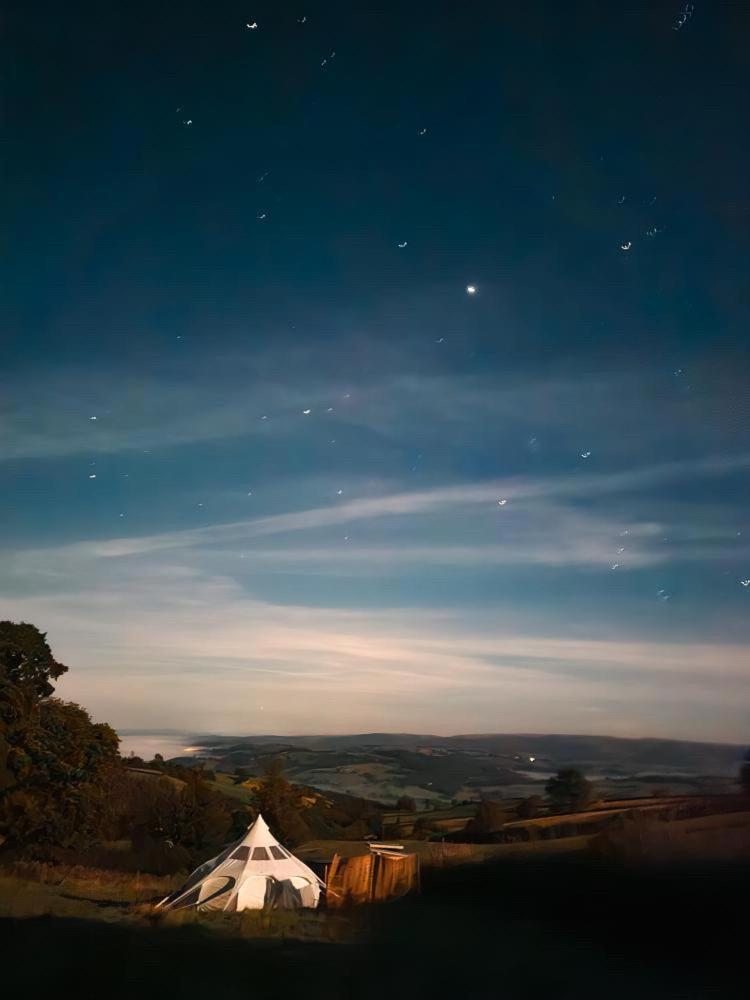 Luxury Stargazing Glamping - Seren Aur With Hot Tub Luxuszelt *