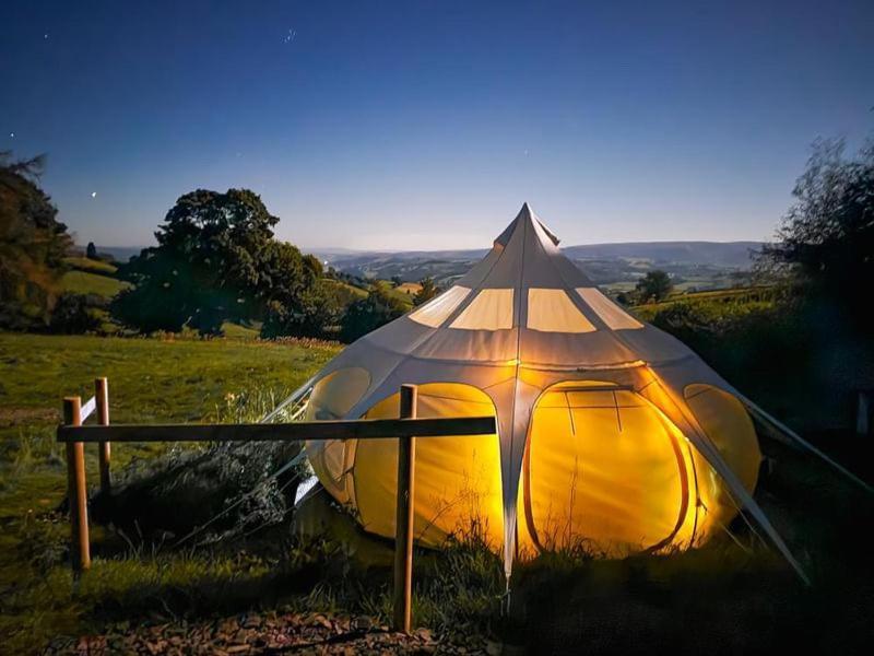 Luxury Stargazing Glamping - Seren Aur With Hot Tub Luxury tent *