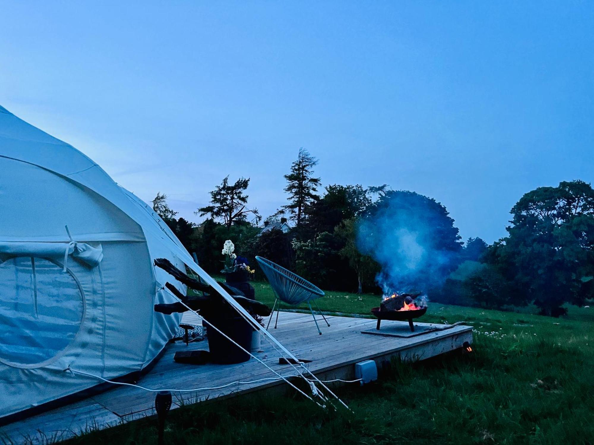 Luxury Stargazing Glamping - Seren Aur With Hot Tub